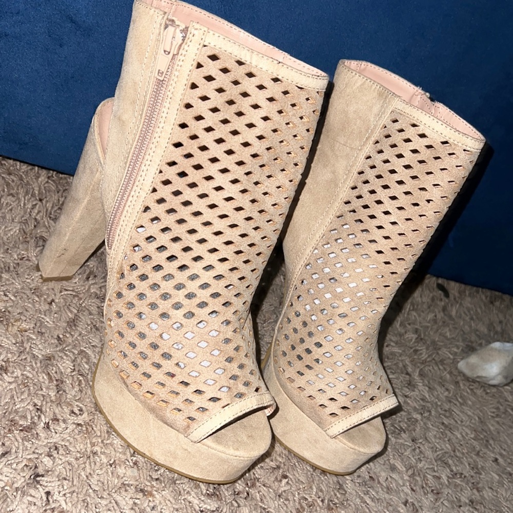 Cute going out heels!
